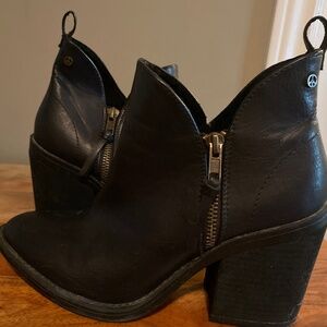 Black leather booties side zip up size 8